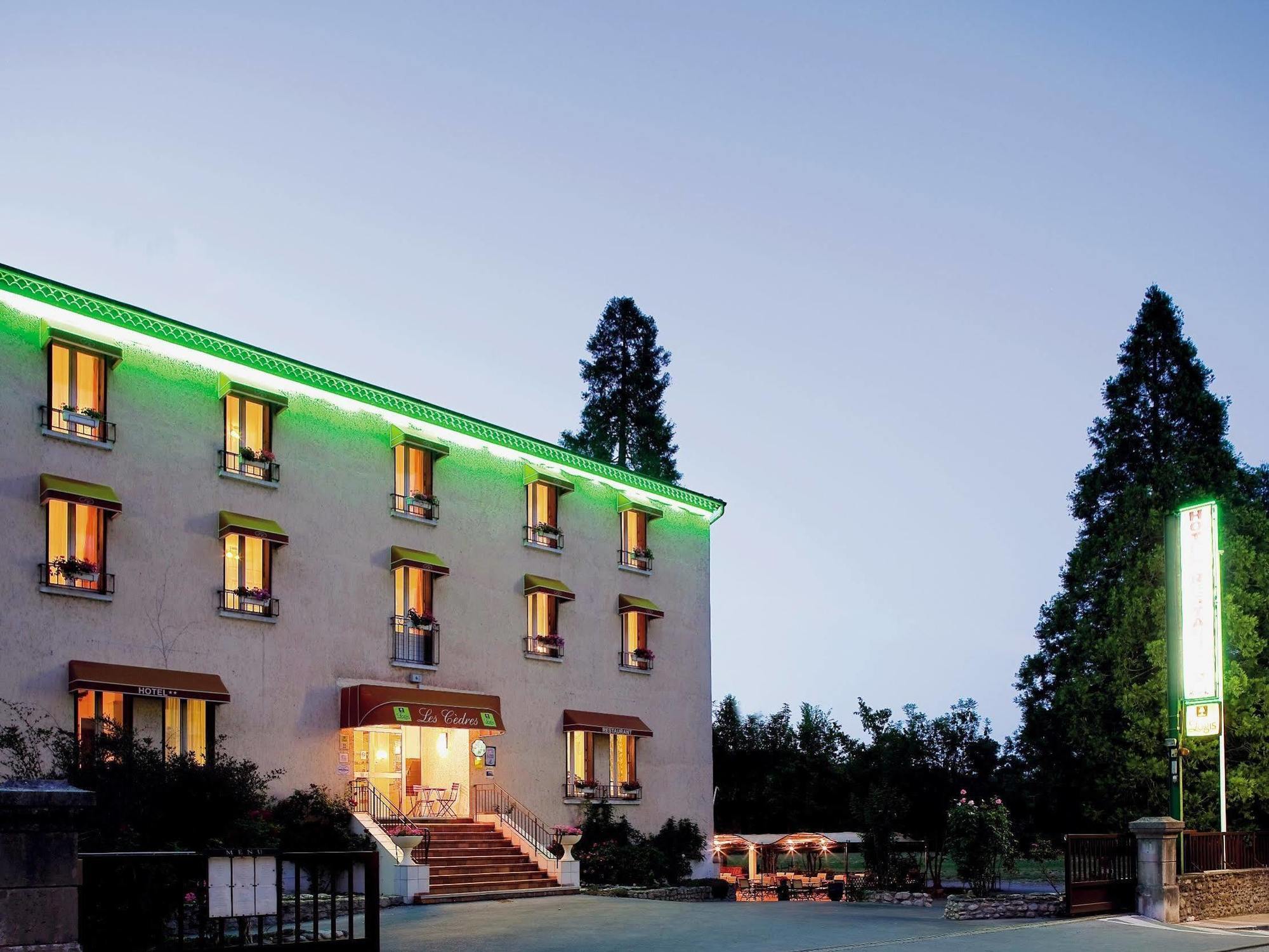 Logis Hotel Restaurant Les Cedres Joyeuse Exterior foto